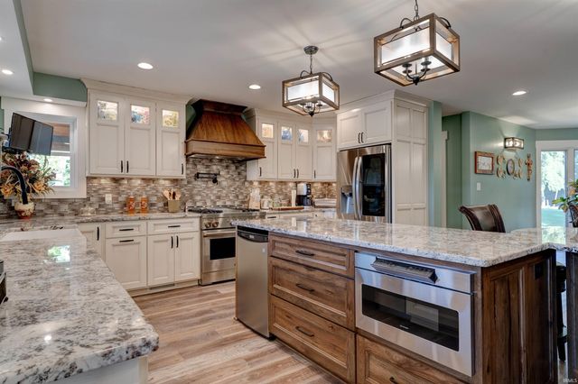 707 W Shepherds Lane, Santa Claus, IN 47579