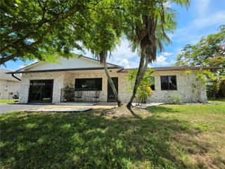 10120 NW 71st Pl, Tamarac, FL 33321