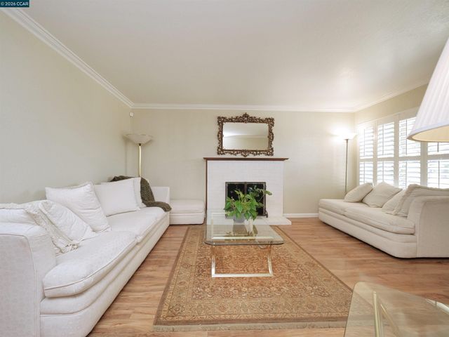 2979 Gilma Dr, Richmond, CA 94806