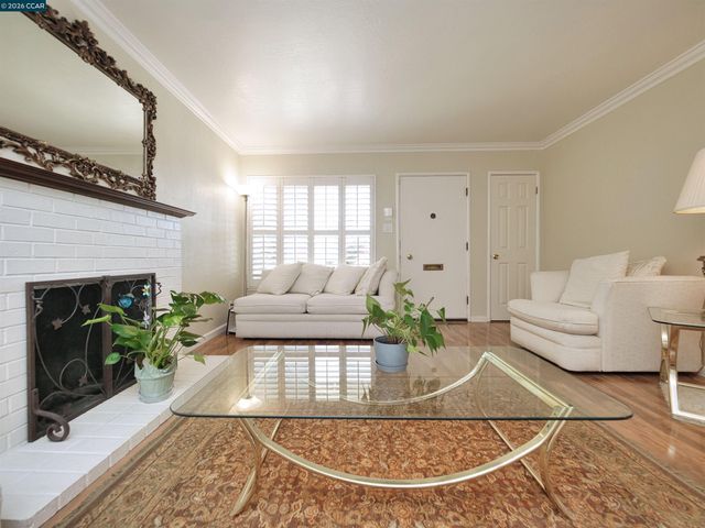 2979 Gilma Dr, Richmond, CA 94806