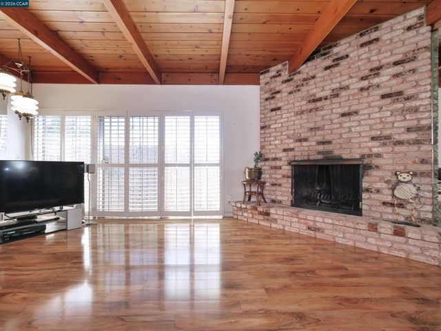 2979 Gilma Dr, Richmond, CA 94806