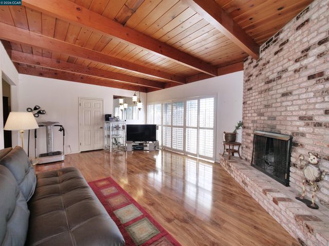 2979 Gilma Dr, Richmond, CA 94806
