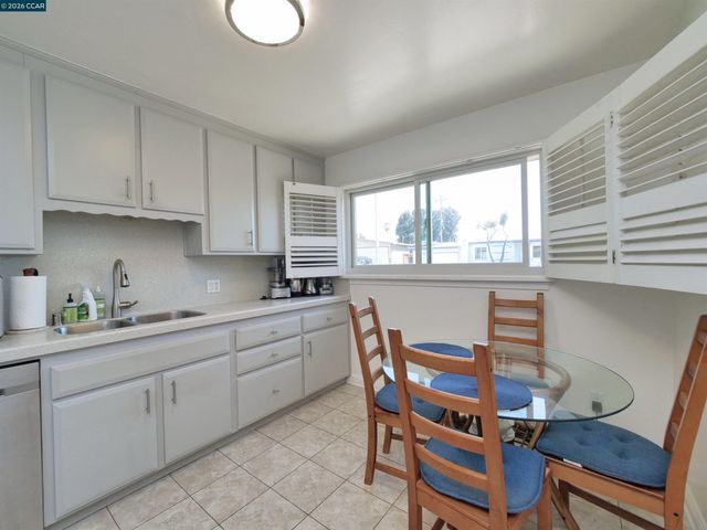 2979 Gilma Dr, Richmond, CA 94806