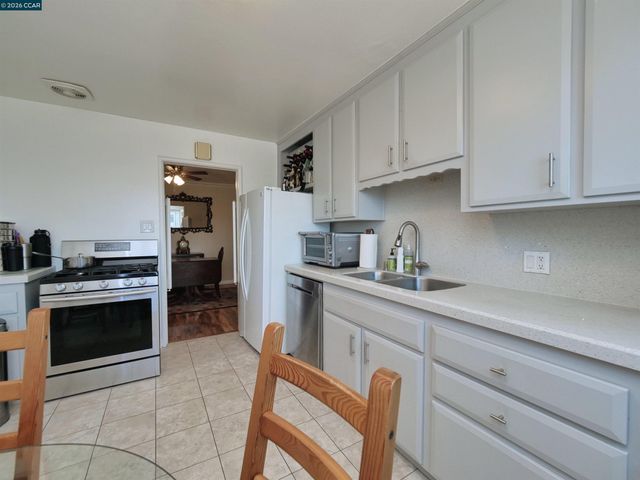 2979 Gilma Dr, Richmond, CA 94806