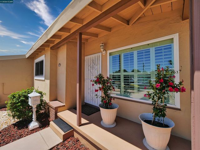2979 Gilma Dr, Richmond, CA 94806