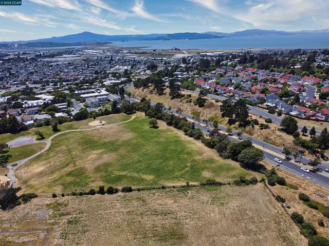 2979 Gilma Dr, Richmond, CA 94806
