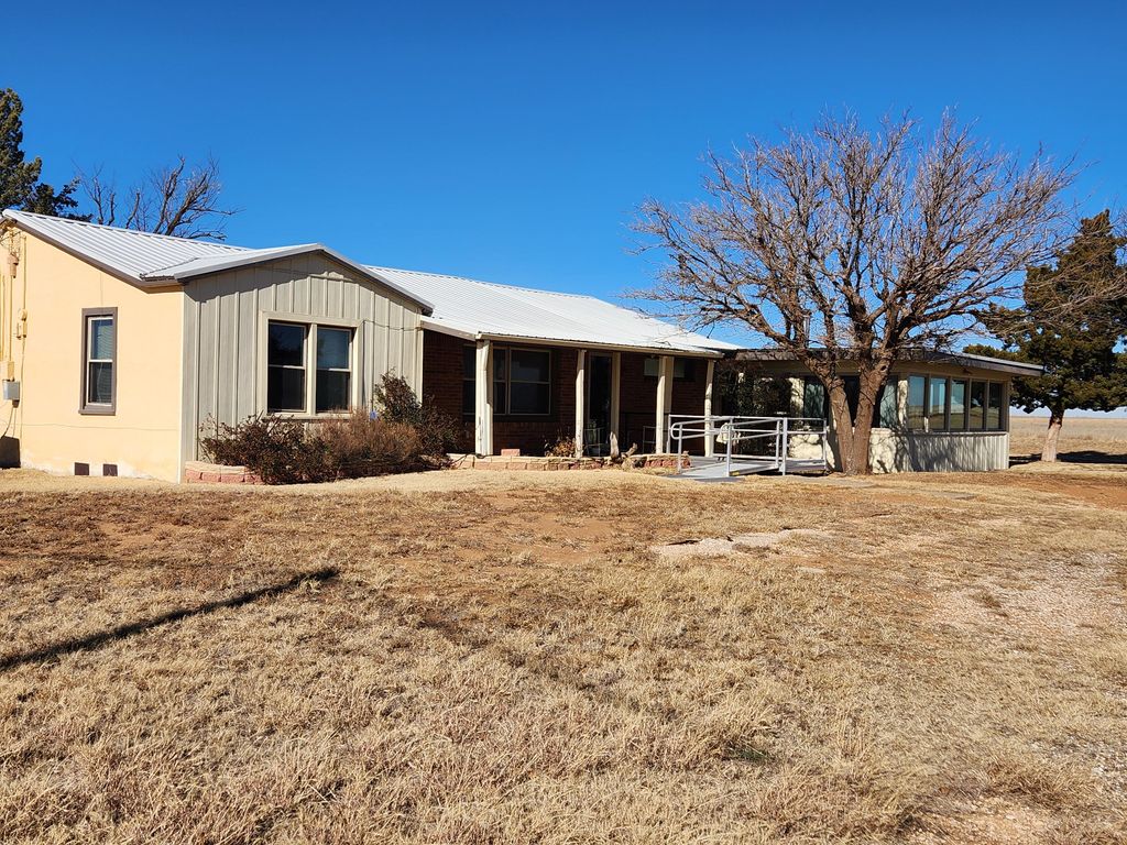2830 FM1490, Littlefield, TX 79339