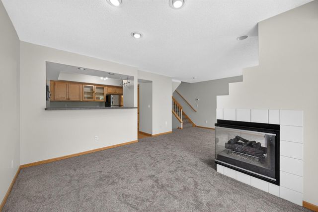 15600 24th Avenue N G, Plymouth, MN 55447