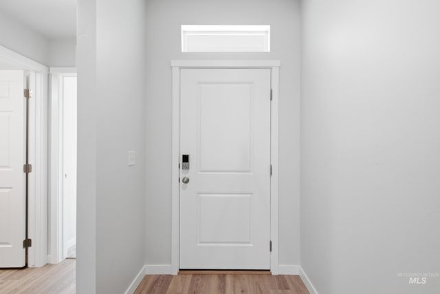 7104 E Marble Springs Dr, Nampa, ID 83687