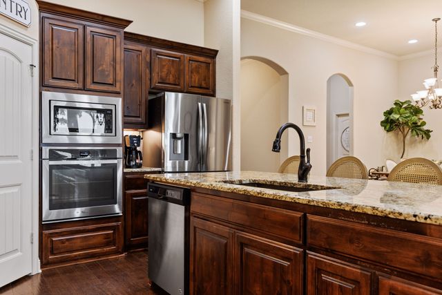 178 Oak Meadow Trail, Waco, TX 76657
