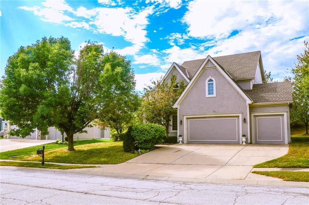 10308 N Lucerne Avenue, Kansas City, MO 64154