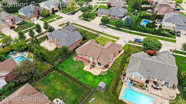 19944 Townsend Drive, Macomb Township, MI 48044