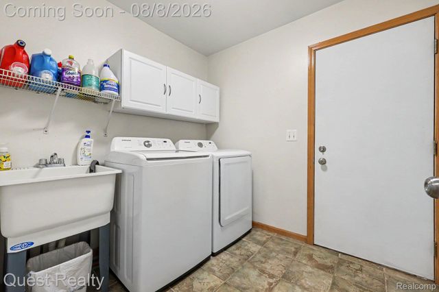 19944 Townsend Drive, Macomb Township, MI 48044