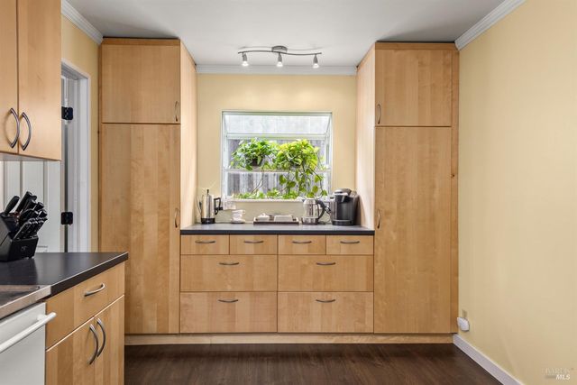 5642 Yerba Buena Rd, Santa Rosa, CA 95409