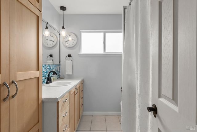 5642 Yerba Buena Rd, Santa Rosa, CA 95409