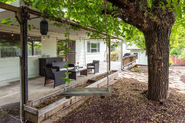 5642 Yerba Buena Rd, Santa Rosa, CA 95409