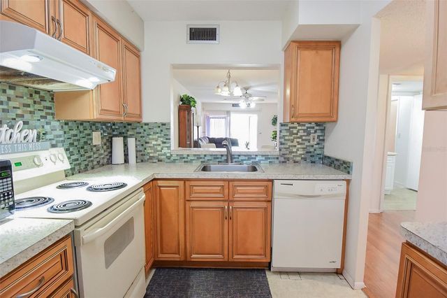 11110 CARRIAGE HILL DRIVE 5, Port Richey, FL 34668