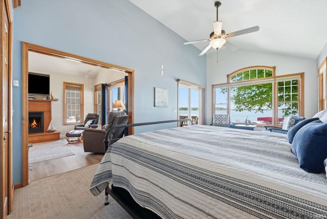 595 Lane 101 Hamilton Lake, Hamilton, IN 46742