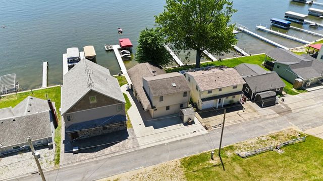 595 Lane 101 Hamilton Lake, Hamilton, IN 46742