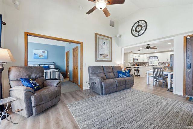 595 Lane 101 Hamilton Lake, Hamilton, IN 46742