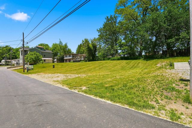 595 Lane 101 Hamilton Lake, Hamilton, IN 46742