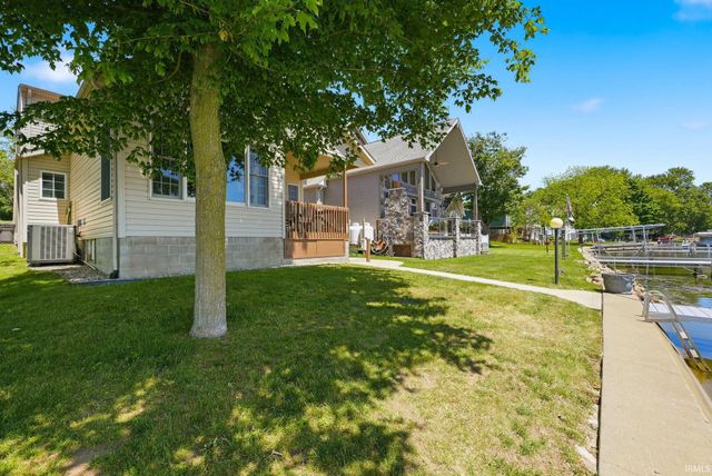 595 Lane 101 Hamilton Lake, Hamilton, IN 46742