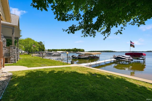 595 Lane 101 Hamilton Lake, Hamilton, IN 46742