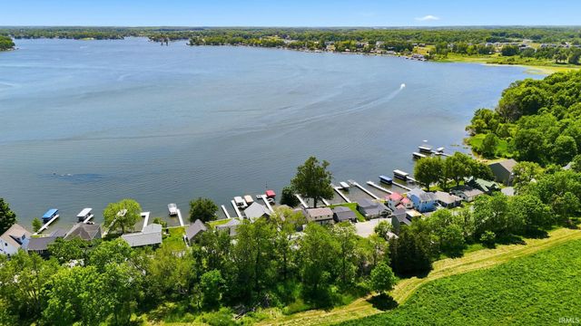 595 Lane 101 Hamilton Lake, Hamilton, IN 46742