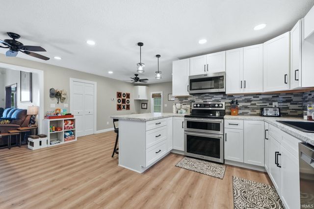 595 Lane 101 Hamilton Lake, Hamilton, IN 46742