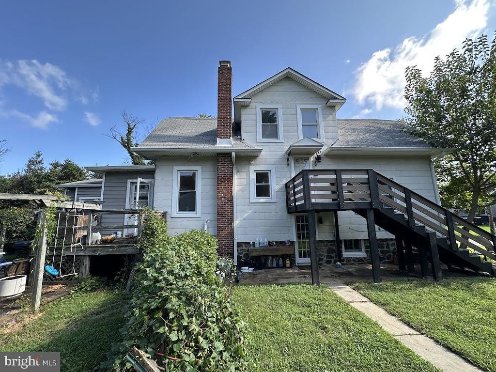 2116 LORRAINE AVE, Gwynn Oak, MD 21207