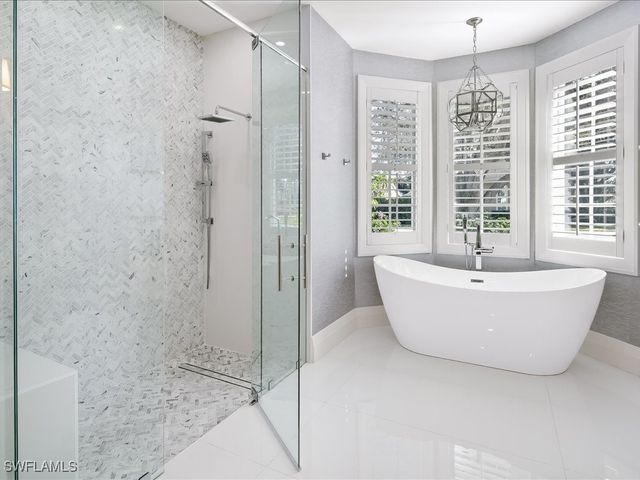 6665 Mill Run CIR, Naples, FL 34109