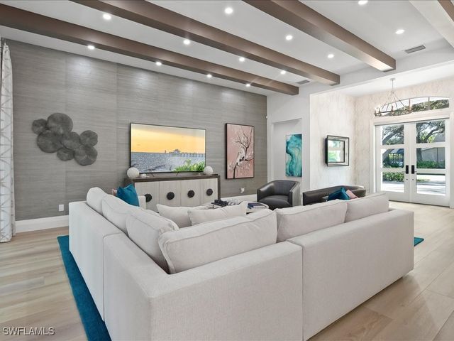 6665 Mill Run CIR, Naples, FL 34109