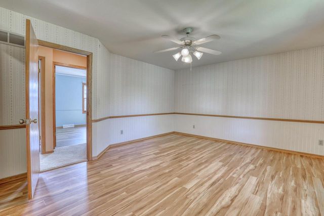 4355 Longview DRIVE, New Berlin, WI 53151