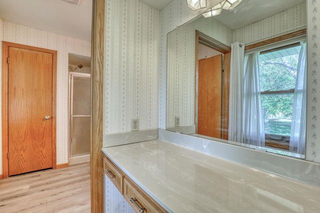 4355 Longview DRIVE, New Berlin, WI 53151