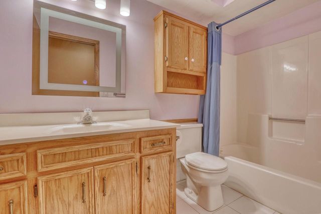 4355 Longview DRIVE, New Berlin, WI 53151