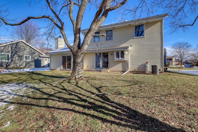4355 Longview DRIVE, New Berlin, WI 53151