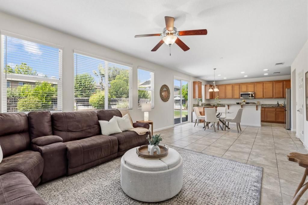 Image 20 of property listing at 1251 Jicarilla Place, Gilroy, CA 95020