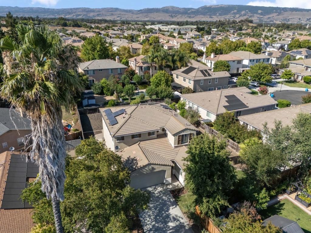 Image 3 of property listing at 1251 Jicarilla Place, Gilroy, CA 95020