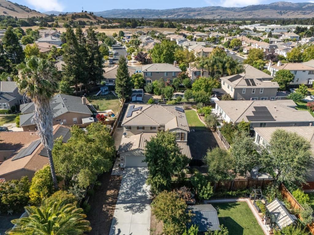 Image 4 of property listing at 1251 Jicarilla Place, Gilroy, CA 95020
