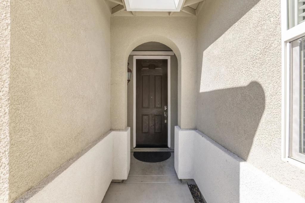 Image 6 of property listing at 1251 Jicarilla Place, Gilroy, CA 95020