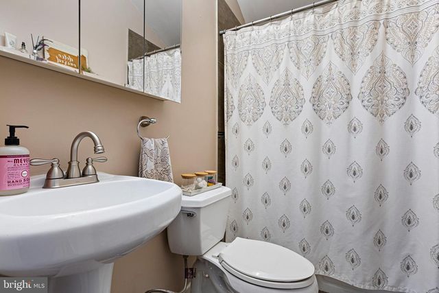 23 W CHELTON RD, Brookhaven, PA 19015
