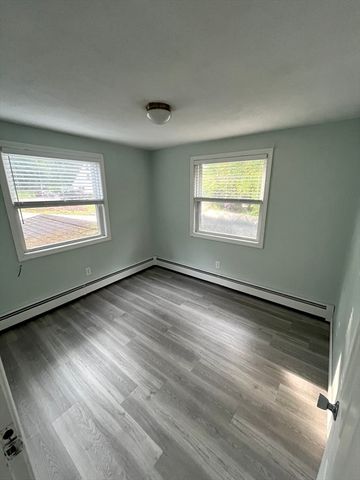 56 Shore Dr, Upton, MA 01568