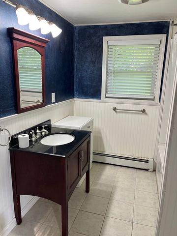 56 Shore Dr, Upton, MA 01568