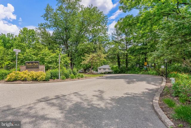104 HAMPSTEAD DR, Ambler, PA 19002