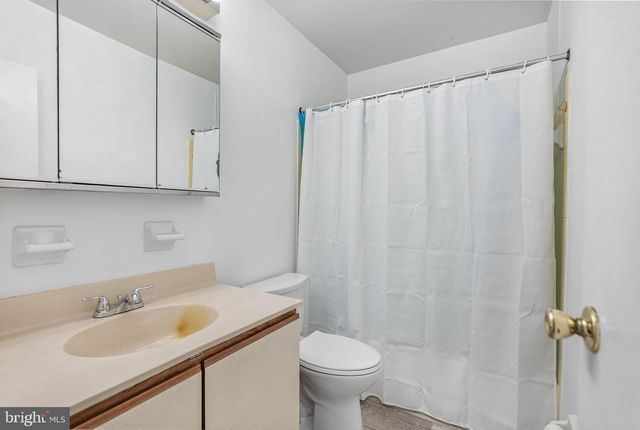 104 HAMPSTEAD DR, Ambler, PA 19002