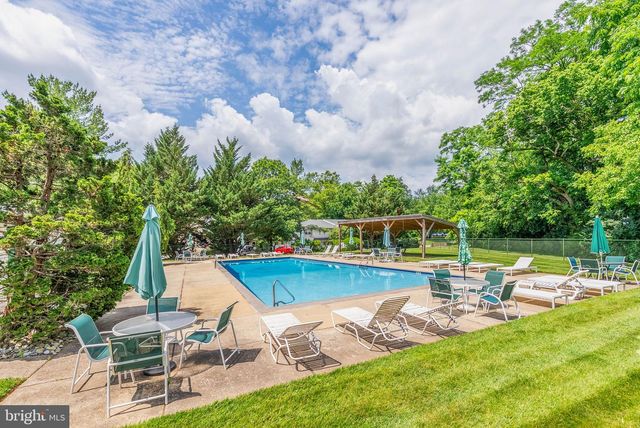 104 HAMPSTEAD DR, Ambler, PA 19002