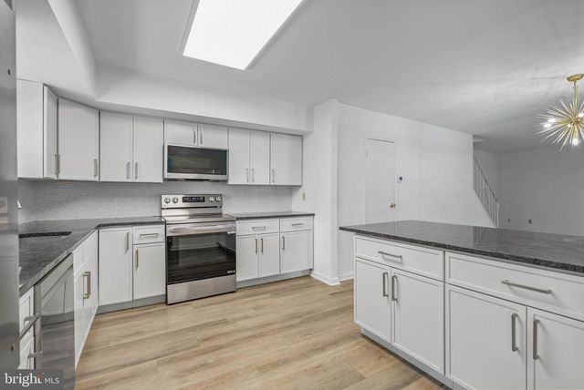 104 HAMPSTEAD DR, Ambler, PA 19002