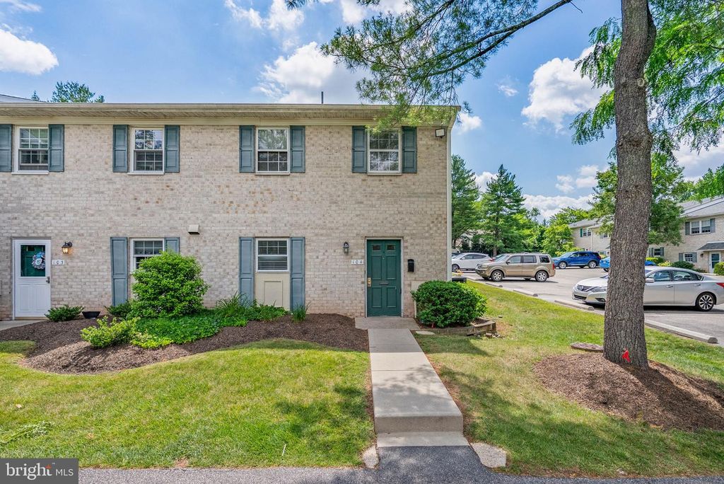 104 HAMPSTEAD DR, Ambler, PA 19002