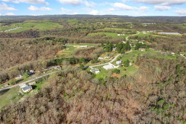 7814 Pine Meadows Drive, Omaha, AR 72662