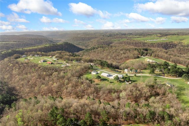 7814 Pine Meadows Drive, Omaha, AR 72662